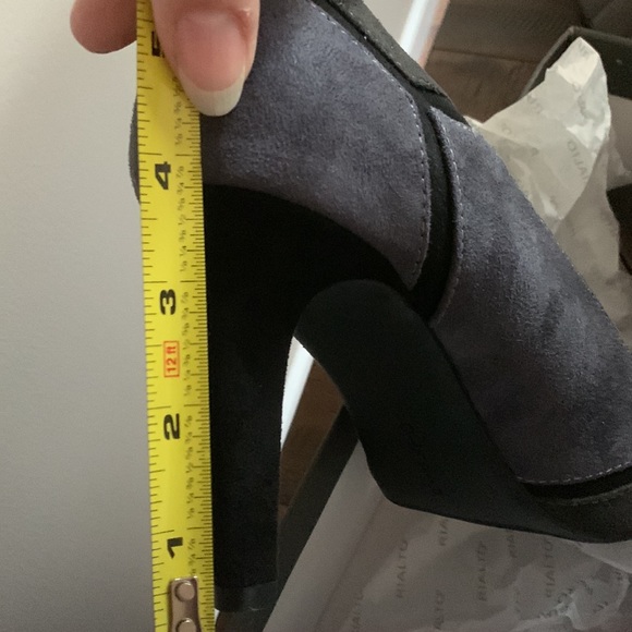 Rialto Multi Grey-Black geometric color block Faux Suede 4” heels sz 9.5 - Picture 8 of 9
